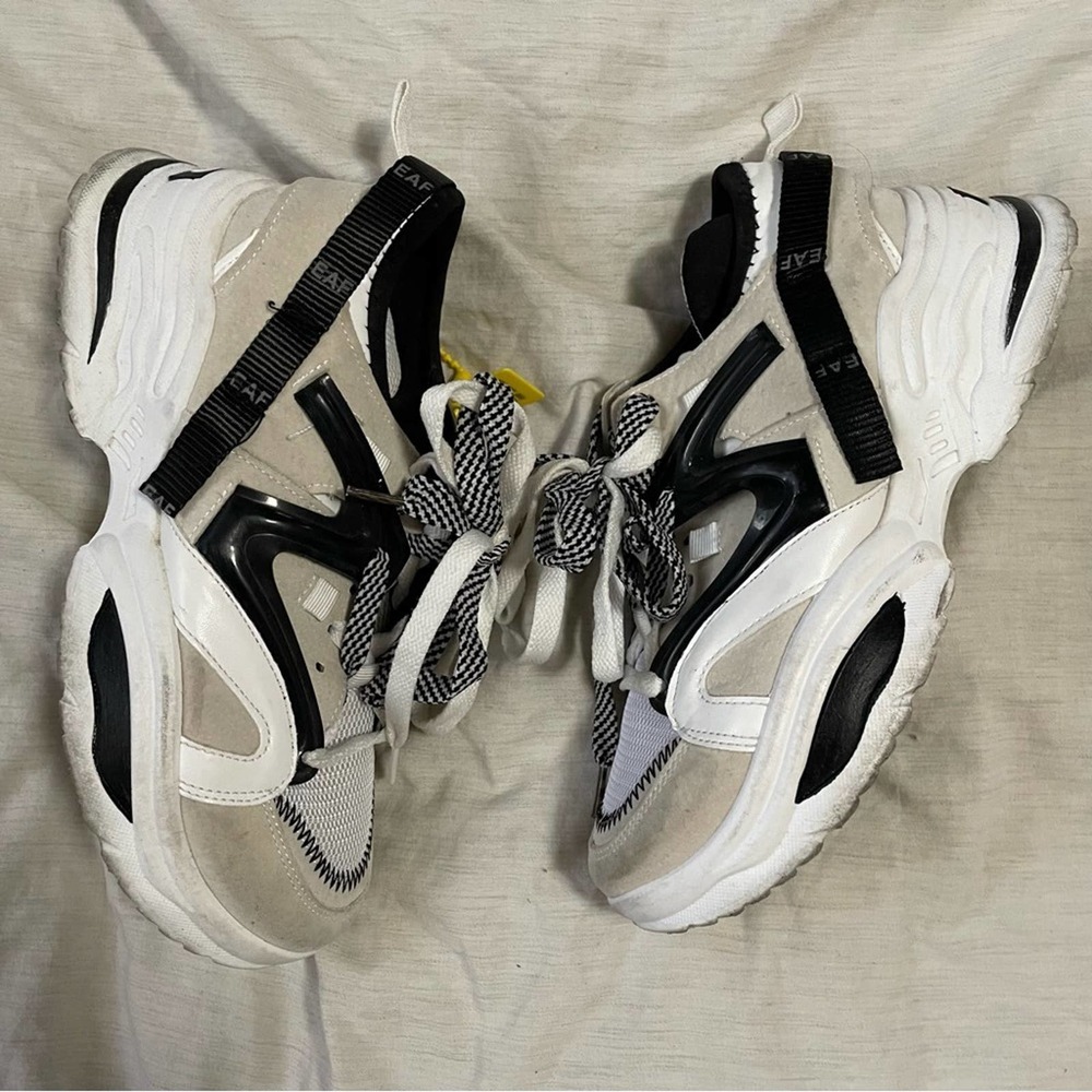 Women dad sneaker size 8